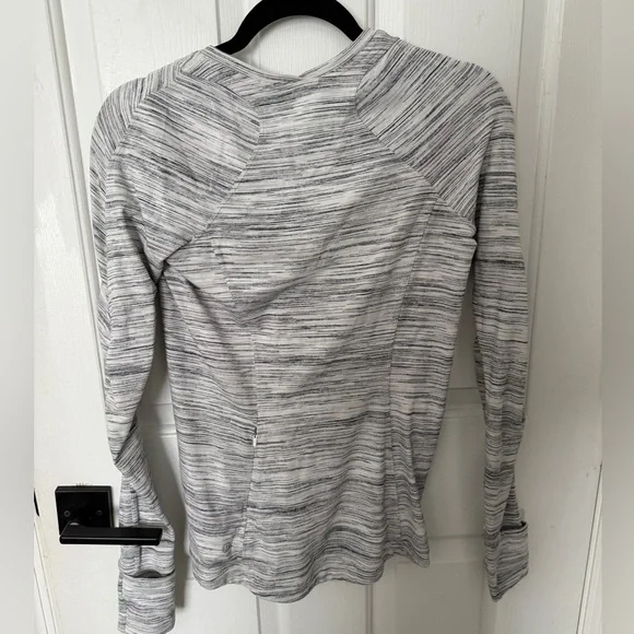 Lululemon Runderful top - Picture 4 of 6